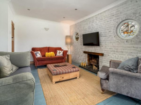 Pass the Keys Charming 3 bed house with parking and large garden